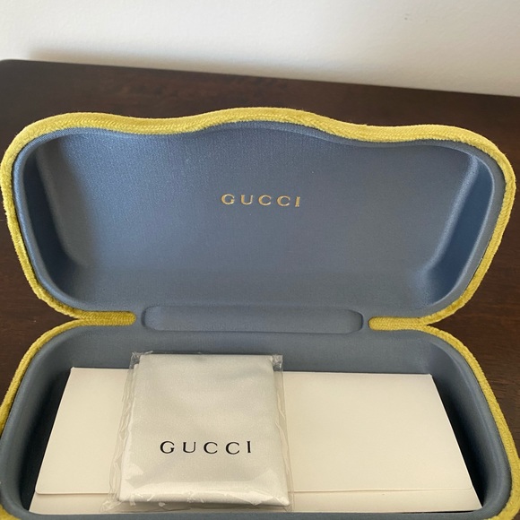 Authentic Gucci sunglasses - Picture 7 of 8